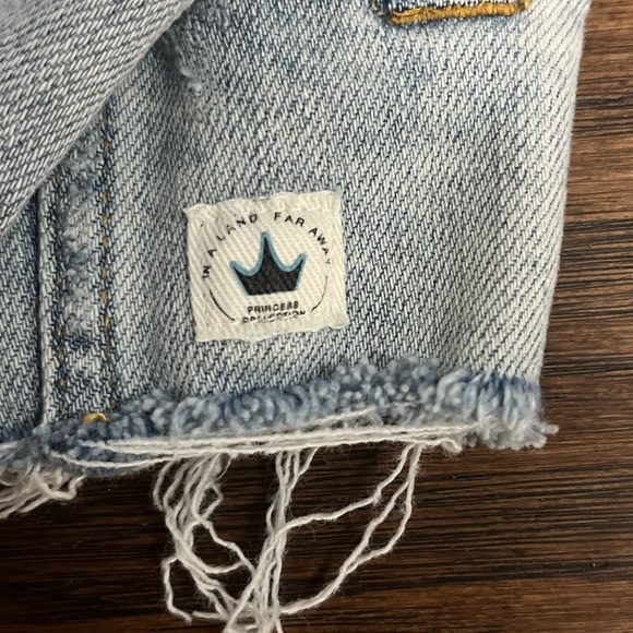 Disney Women’s Denim Jacket Medium Light Wash Character Patch - Picture 9 of 13